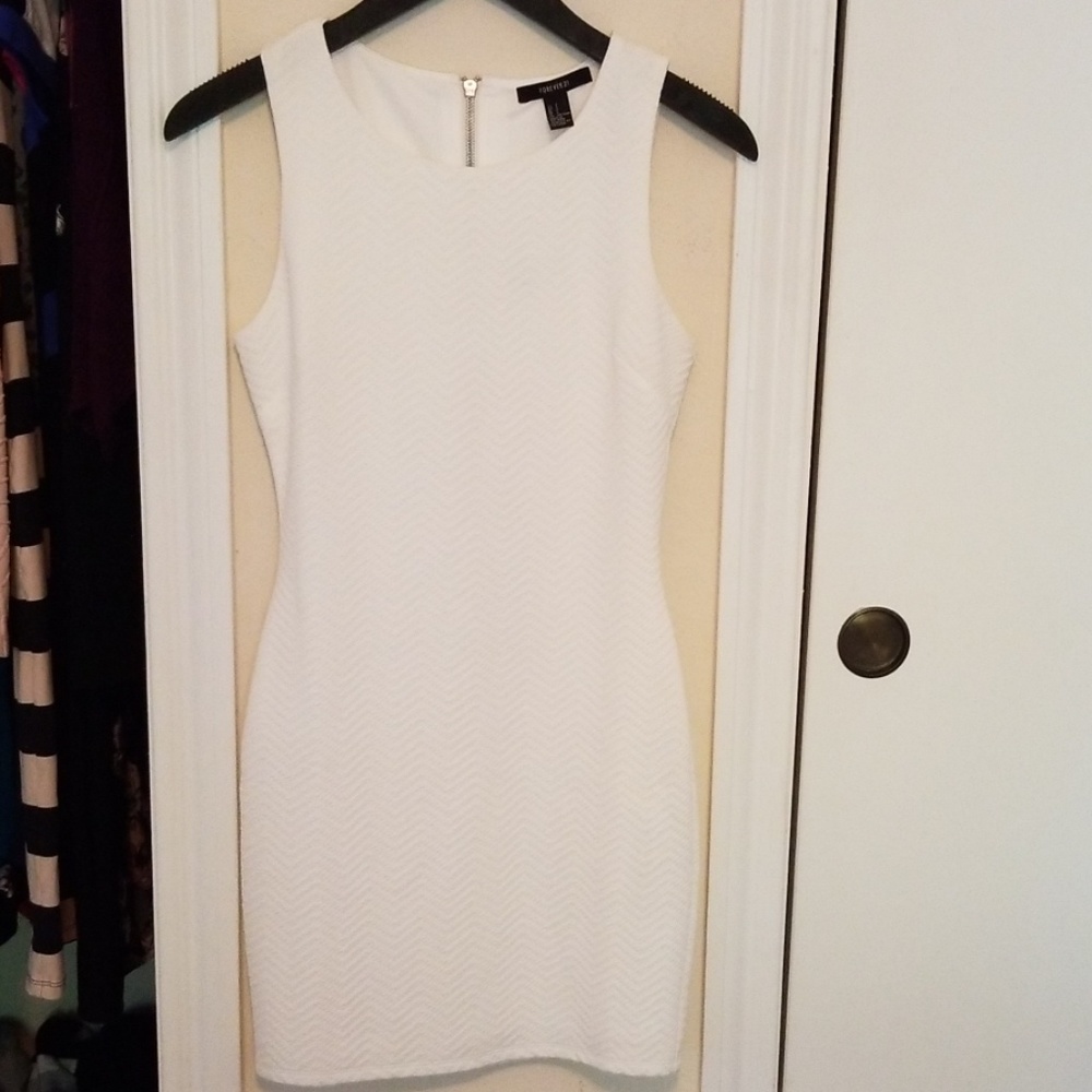 🧡Forever 21 white textured dress.